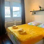 Nice, New Apt With All You Need. Great Location.