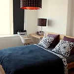 Elegant Apartment In Panorama City With Free Parking Old Town - Long-Term Available