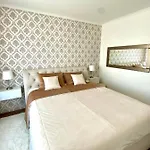 Die Oase - Luxurious Apartment Near The City Center With Free Parking