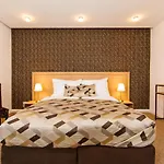 Beigli Hotel & Garden