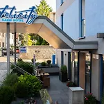 Felicity Garni Hotel