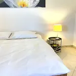 Booklovers Apartment Close To Center