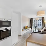 Sunflower - Modern Large Charming Apartment With Balcony