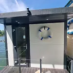 Hausboat Vlnka