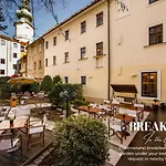 New Design & High Standard Apt From 16Th Century In Old Town-Free Parking