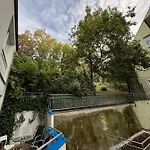 Apartman S Vyhladom Na Hrad