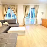 Modern & Cozy House With 3 Bed Rooms And Garden