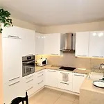 Modern & Cozy House With 3 Bed Rooms And Garden