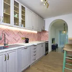 Garden Apartment - Folk District