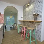 Garden Apartment - Folk District