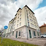 Studio Steps From Nivy & Main Bus Station