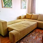 Cozyhome Retro Apartment