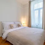 Trendy Apartment In Central