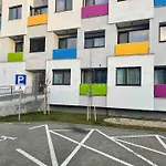 Great Location, Private Parking, New Apt