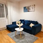 Modern & Cozy Apartment Near Hockey & Football Arena
