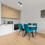 Lam Green - Ac -Balcony