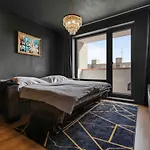 Lam Black - Ac - Balcony