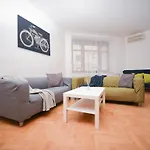 City Center Suite - Vibrant & Colorful