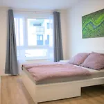Brand New Apartment By Hockey Stadium