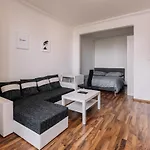Cozy Apartment In Ruzinov