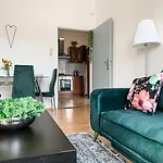 Cozy Downtown City Living