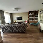 Stresny Apartman S Terasou Tomasikova