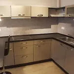 Comfy Apartment In 3 Towers Residence