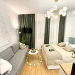 Brand New Design Studio Emerald - Old Town A/C