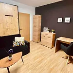 Moderny Apartman S Parkovanim