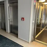 Modern 2 Room Apt With Free Parking And Wi-Fi, Self Check-In