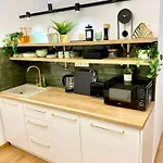 Brand New Design Studio Emerald - Old Town A/C