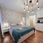 Castle Hill Apt In Old Town Of Bratislava With Free Parking