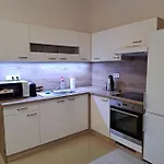 Ellen\'S Apartment - Air Conditioning, Free Parking