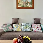 Big 3 Separate Rooms Convenient City Haven !