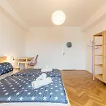 Manderlak Apartment In Old Town