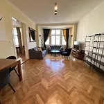Gorkeho Apartment In City Centre