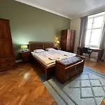 Gorkeho Apartment In City Centre