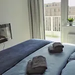 Top Urban Apartment - Free Parking, Green Energy, Modern Style