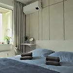 Top Urban Apartment - Free Parking, Green Energy, Modern Style