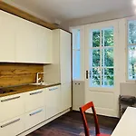 Timeless Old Centre Apartment With 2 Bathrooms And Balcony