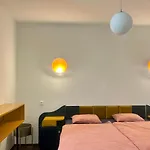Timeless Old Centre Apartment With 2 Bathrooms And Balcony