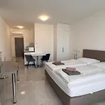 Air Conditioned 1 Room Apartment Vienna Gate, 3