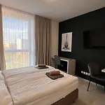 Air Conditioned 1 Room Apartment Vienna Gate, 1
