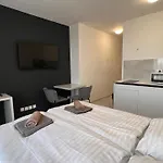 Air Conditioned 1 Room Apartment Vienna Gate, 1