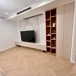 Stylish 3 Bedroom Apartment In The Hearth Of City Center With History