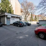 Stylish Centrally Located 1Br Apartment With Parking