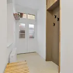 Charming Apt In Centre /W Ac