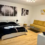 Studio Apartment Dandelion