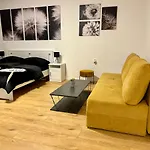Studio Apartment Dandelion