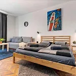 Cosy Studio 10 Min Center